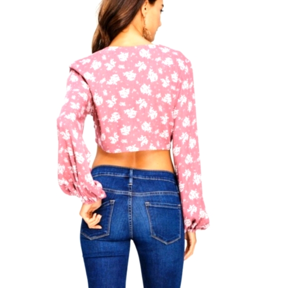 🍏 BOUTIQUE🍏 blouse☀️ Crescent "Linda" Floral Tie Front Top - Picture 4 of 5